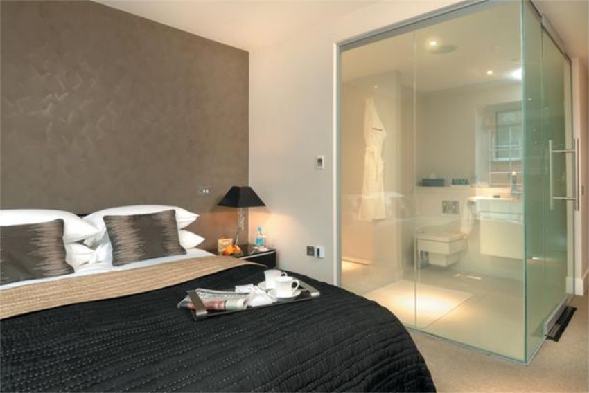 为什么酒店内的卫生间都是透明的?工作人员一解释,才明白道理