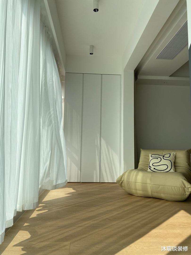 武汉一对夫妻,花1年时间把家装成了极简风,还没入住就被吐槽了