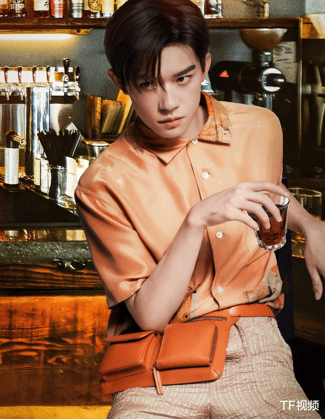 冰墩墩|易烊千玺两部作品票房意外持平，涨幅完全不同，“奇迹”创造奇迹