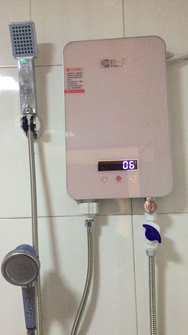 电热水器有“保命装置”,洗澡时就不用拔电源?来听师傅的真实话