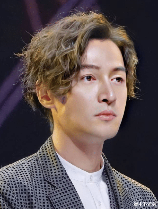 红牛|网红牛莉调侃朱一龙,曝其隐婚生子不认孩子,被扒是赵露思粉丝!