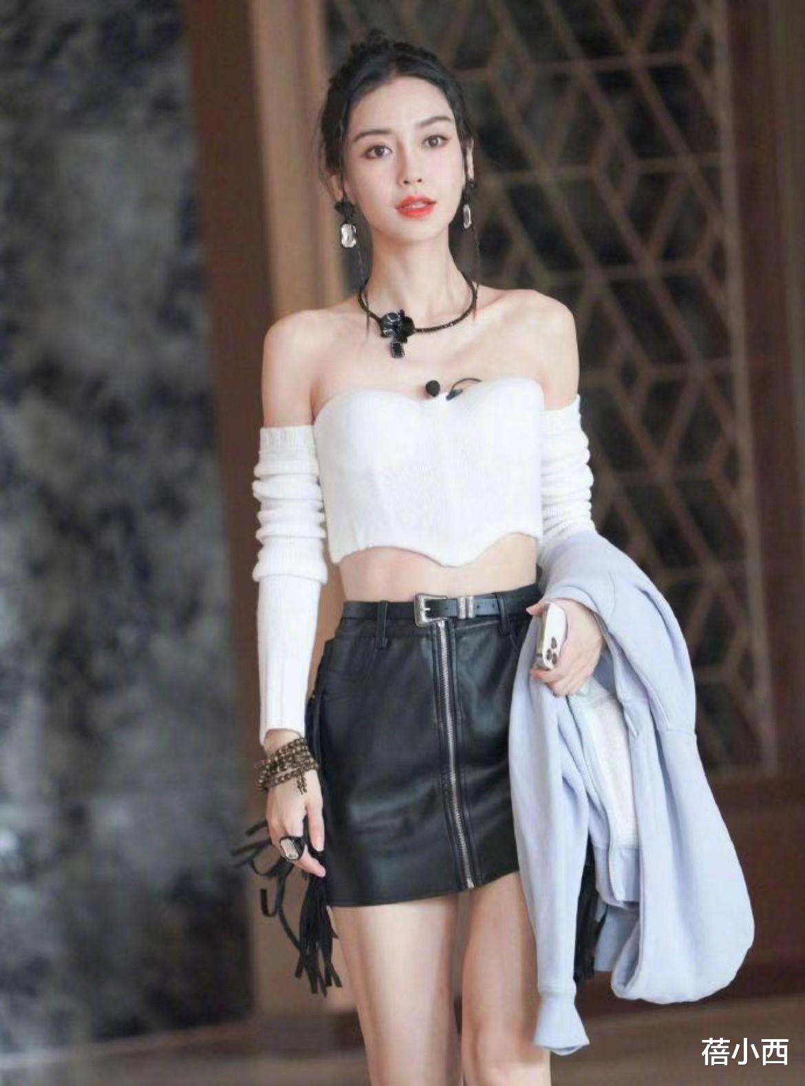 Angelababy|“Angelababy杨颖”气质真绝!穿抹胸上衣配超短裙,尽显细腰长腿