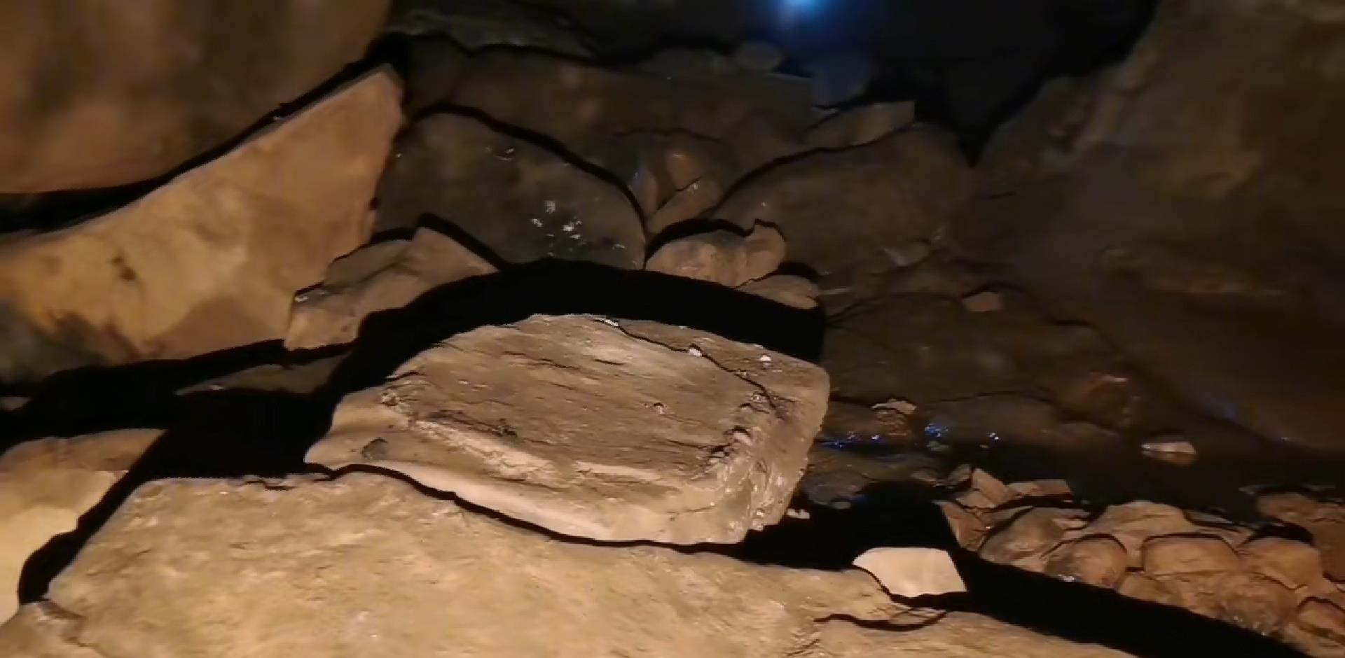 重庆|重庆江津区有个两口山洞，一边出出凉气一边出热气堪称奇洞