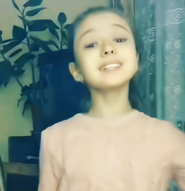 卡米拉·瓦利耶娃|对着镜头不停搞怪！K宝的喜剧天赋满满，看看她做的这几个动作吧