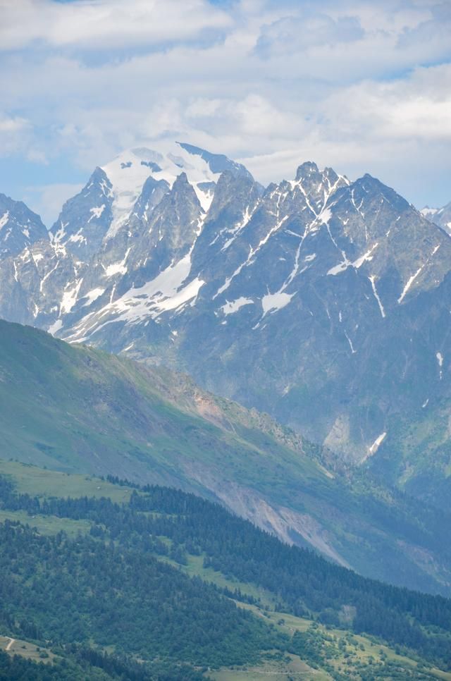 徒步|这个地方雪山连片，竟然还不会高反，赶紧来洗洗眼吧