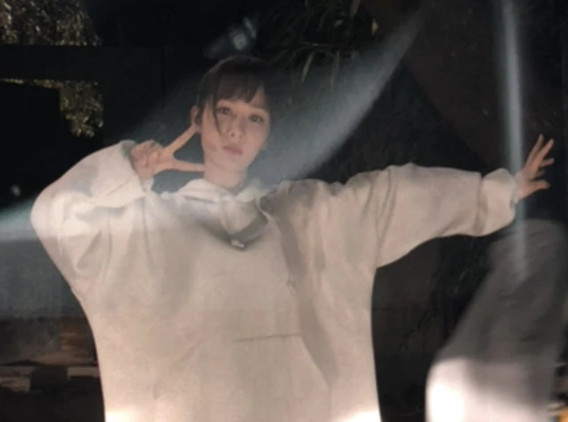 李现|杨紫被曝疑与李现低调恋爱，多个细节太过巧合，还使用情侣款手机壳