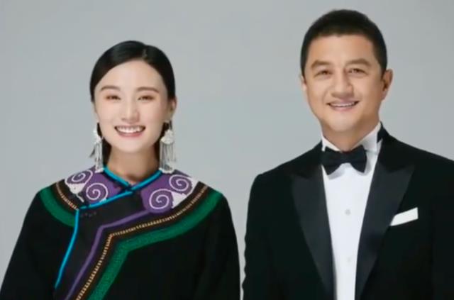 古力娜扎|李亚鹏：重组家庭秀恩爱，一家三口去拍“全家福”竟独缺长女李嫣