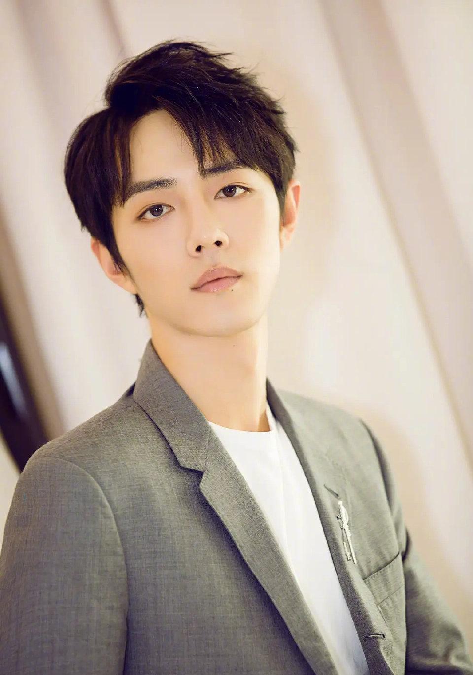 肖战|未宣先火!网曝《骄阳伴我》由肖战白百合主演,帅哥状态太可了