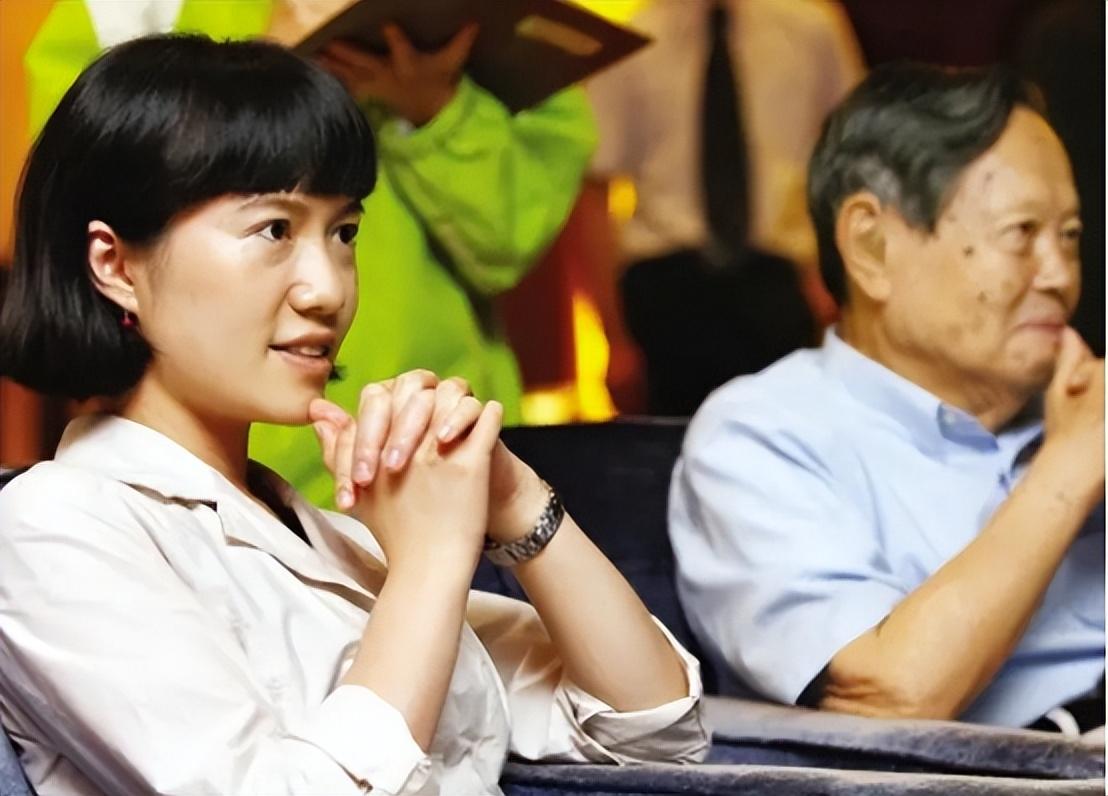 翁帆|百岁杨振宁入院治疗，妻子翁帆终于坦言，结婚确实有所图谋？