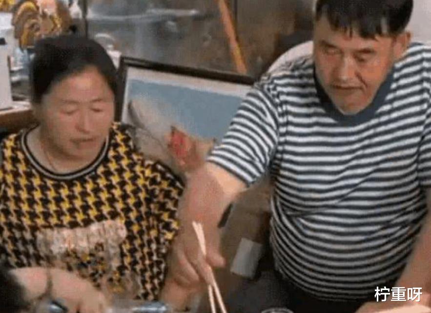 朱之文|大衣哥再遭危机？儿子小伟未婚妻陈萌引发热议，豪门梦破碎太尴尬