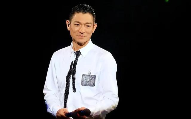 刘德华|“山寨刘德华”到处商演捞金，出场费高得吓人，派头超过本尊