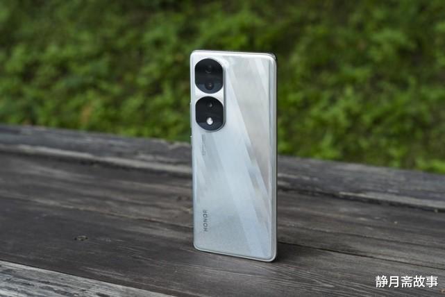 颜值大比拼!2022下半年绝对不能错过的三款手机
