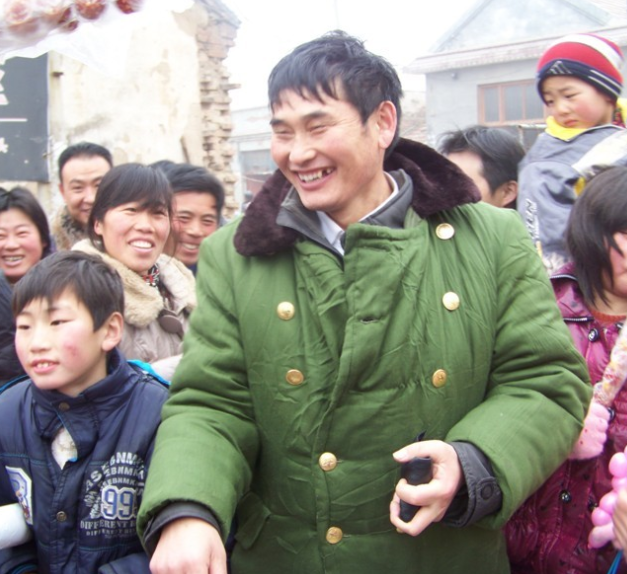 朱之文|大衣哥的野心终于曝光？朱楼村网红透露，账号涨粉后改做直播带货