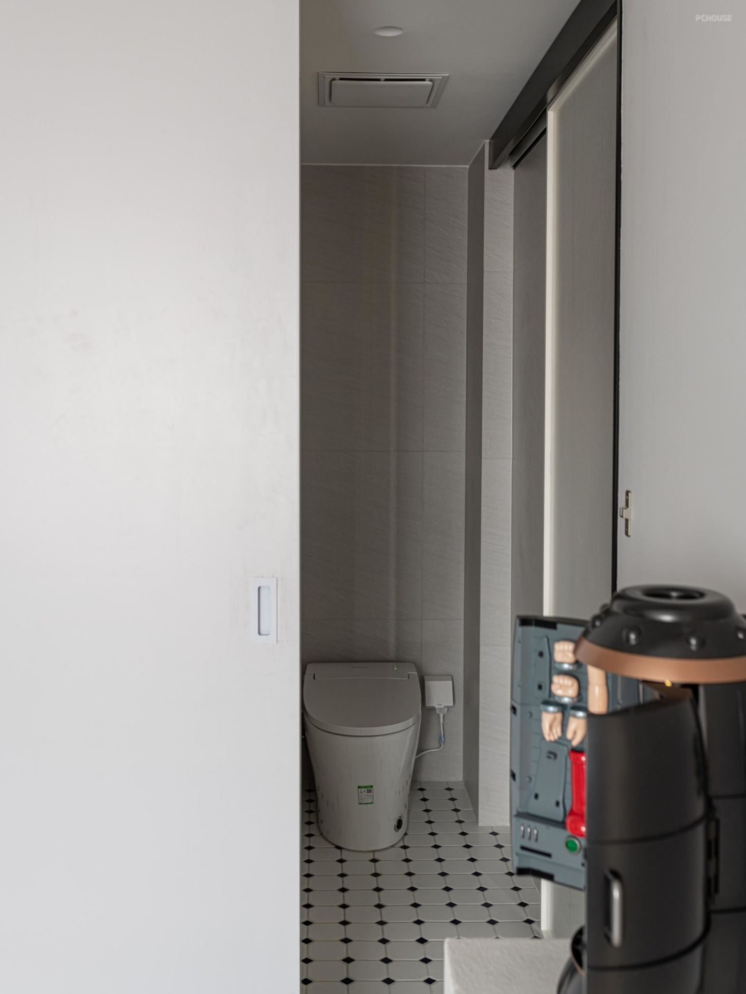 120㎡超大三居室，用克莱因蓝点缀，彰显独特时尚魅力