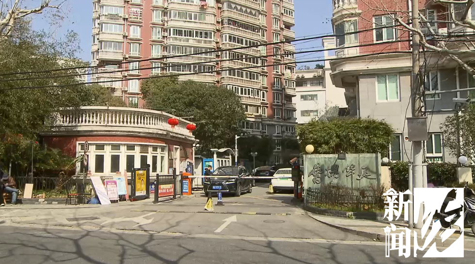 不锈钢能不能吸住吸铁石?居民看着新安装的电梯,慌了