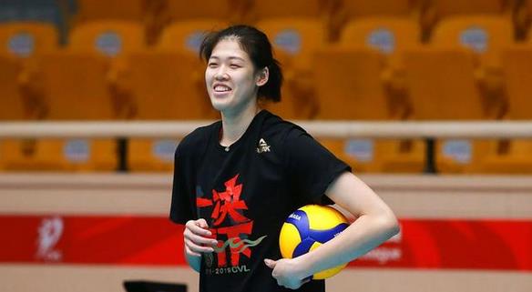 李盈莹|三大女排强队揭晓！天津女排李盈莹难担重任，上海女排有望冲冠！