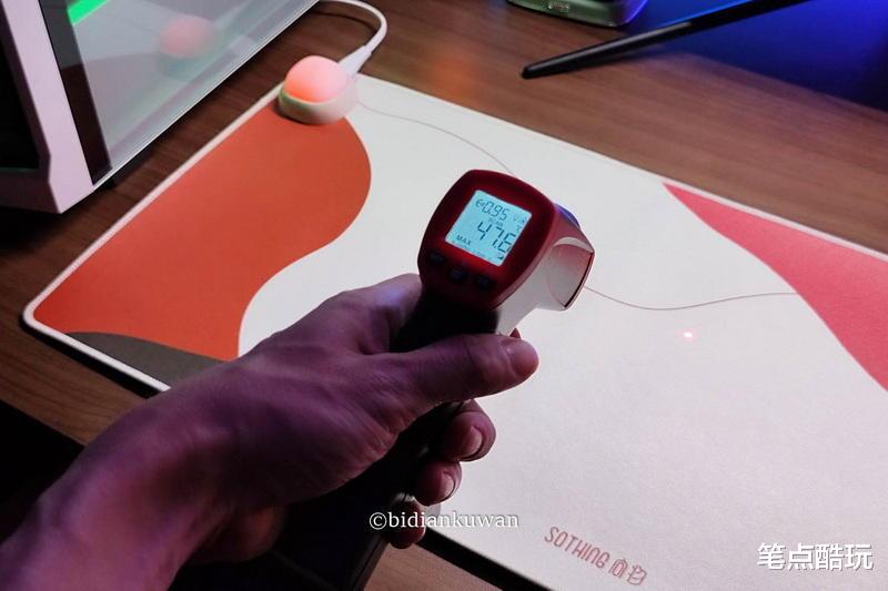 向物发热暖桌垫评测:天凉手不冷,午休暖融融