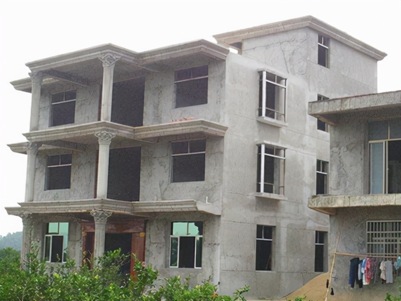 农村建房外墙用100万大理石,这还是村里,县城有2千万豪宅啊