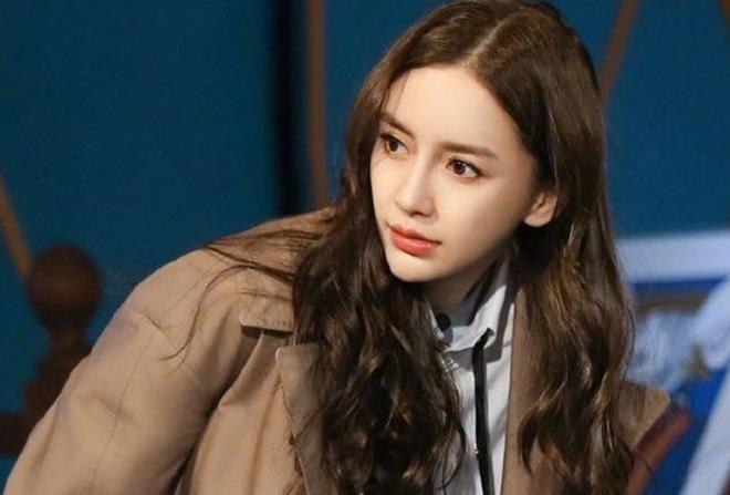 吴谨言|8位“架子比岁数大”的明星：数十名保镖开道，漱口水吐助理手上