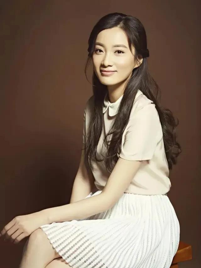 徐梵溪|前男友花5亿娶李小冉，改名三次也不红，如今37岁仍单身