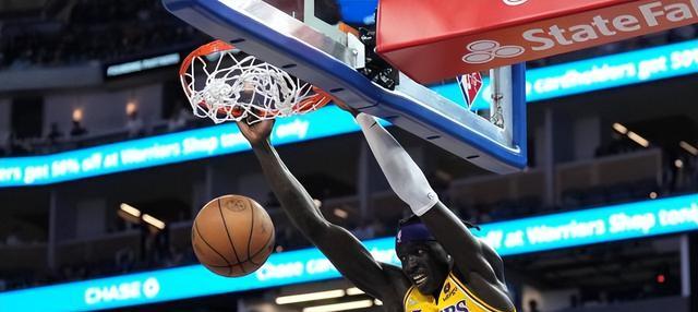 湖人队|NBA要变天！名记：湖人在交易市场活跃了起来，佩林卡剑指斯玛特