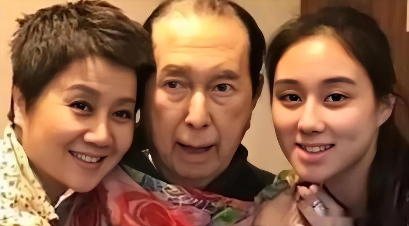 何超欣|“赌王千金”何超欣：公然宣称看不上王思聪，不料反遭王思聪怒怼