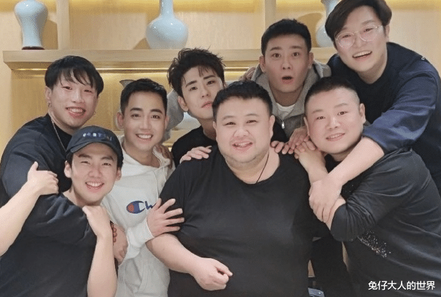 郭德纲|带着徒弟演话剧,郭德纲于谦与张国立合作,打造龙马社开年大戏