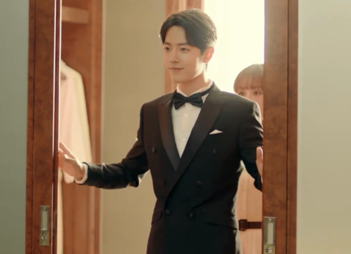 顾魏|肖战出演的主治医师,一块手表51万,顾魏的年薪被曝有“这个数”