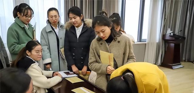 |HR这番话打醒了多少人：“我们不招三无学生，再优秀也不要”