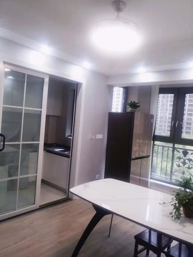 通风半年的小窝终于入住,越来越充满烟火气,装修不豪华,很舒适