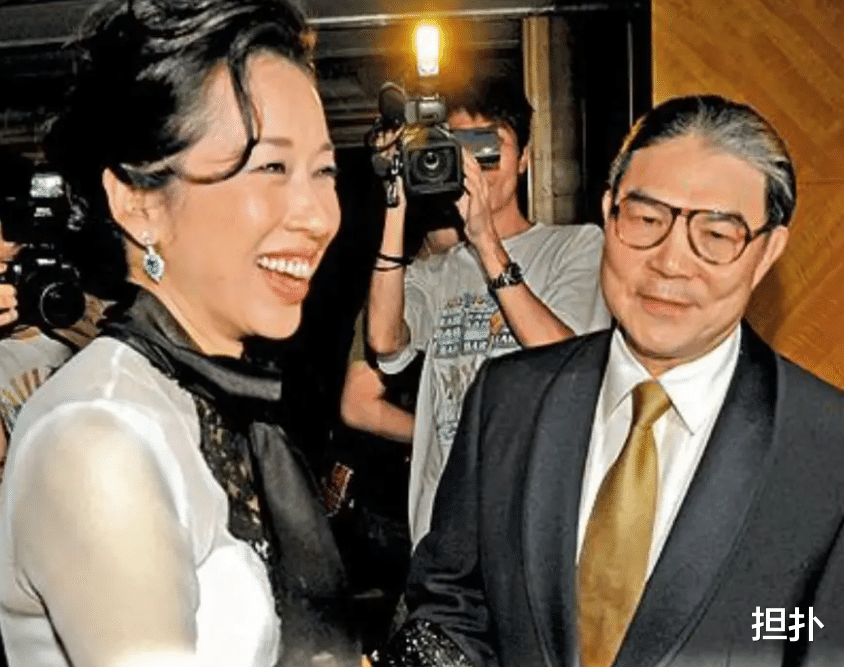 朱玲玲|朱玲玲的大遗憾,不是霍启山至今单身,而是她晚了30年嫁给罗康瑞