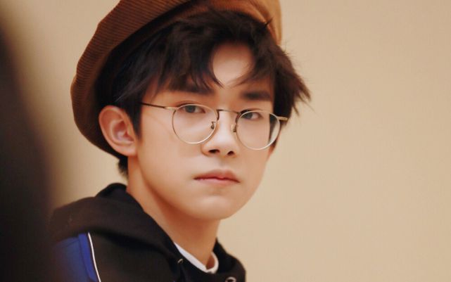 国家话剧院|网友曝李冰冰编制在国家话剧院，但只演过一部话剧，被质疑吃空饷