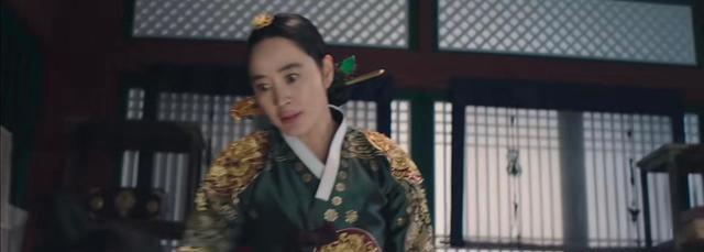 林志玲|最火韩剧《王后伞下》这个王后太个性了，竟敢挑战婆婆的权威