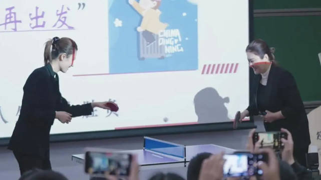 |职场装越来越多样化！西装、马甲、衬衫都可随意搭，优雅又知性