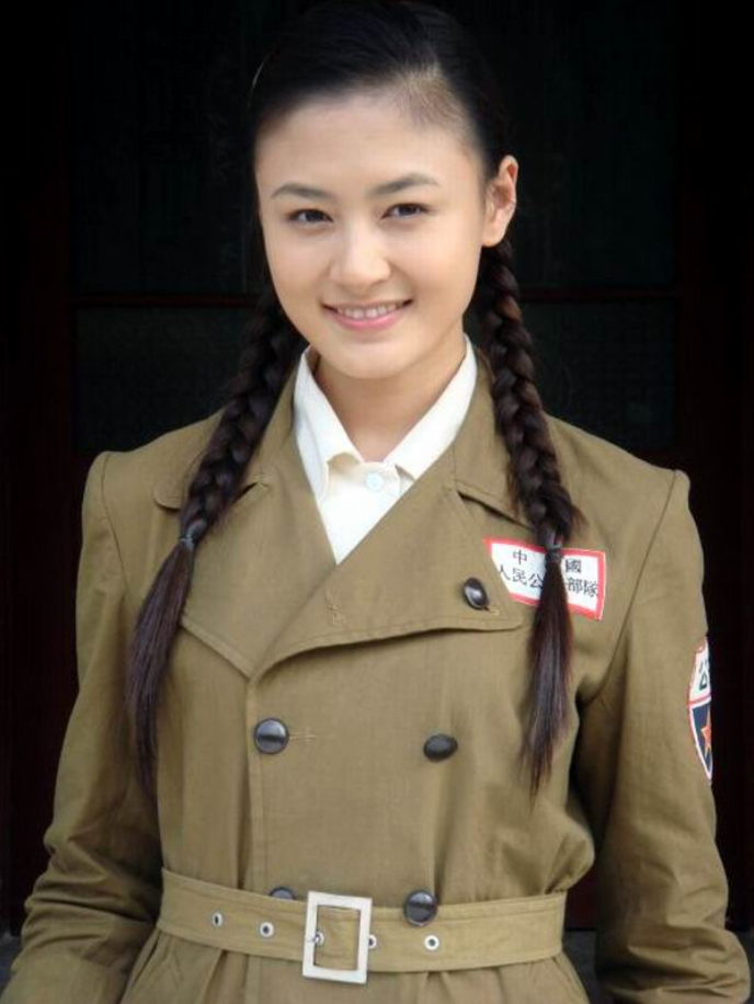 李光洁|演员朱墨:嫁大16岁刘小锋,婚后连生两子,如今一家四口其乐融融