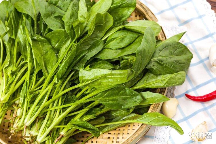 抗癌|大蒜、番茄都能抗癌?3种热门“抗癌食物”,其实作用没那么大!