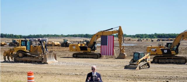 英特尔|美媒：芯片竞争，美政府必须准备好“打一场很长的比赛”