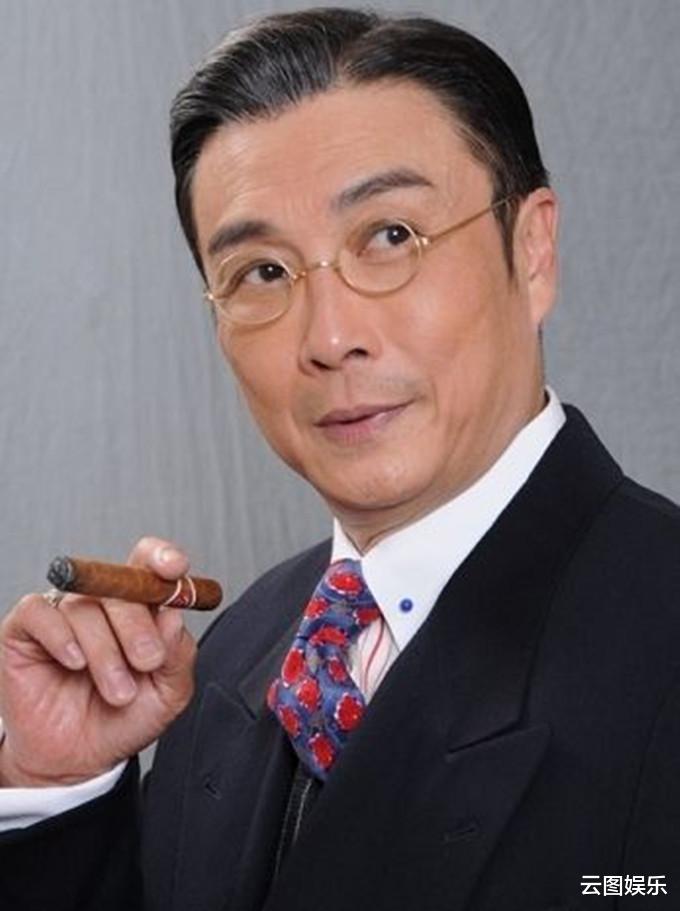 刘松仁|刘松仁晒聚会照，87岁罗兰满头白发但精神好，无儿女死后将捐遗体