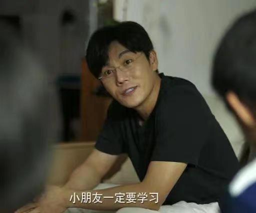 秦昊|秦昊与美女饭局搞暧昧,两人双手紧握相聊甚欢,伊能静到场秒认怂