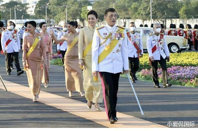 诗妮娜|高开低走，诗妮娜从压制素缇达到被拉玛十世遗忘，她的人生太坎坷