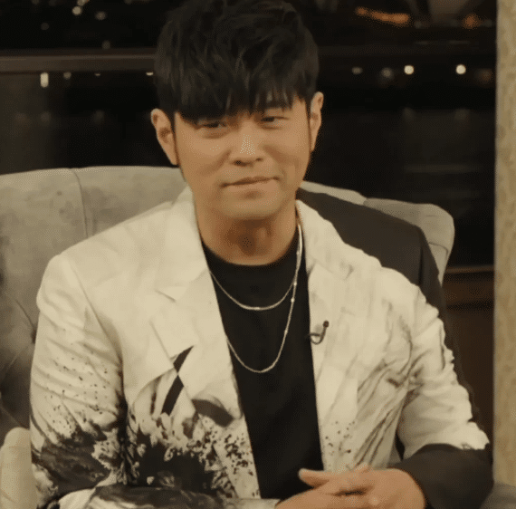 周杰伦|周杰伦因直播没有关闭打赏功能，人气骤降10倍！！