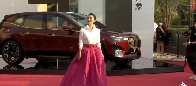 海清|First红毯:袁泉清冷气质绝,海清深V性感,章子怡这次赢好大