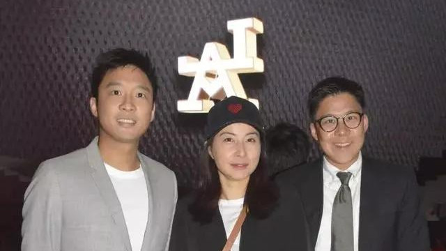 郭晶晶|郭晶晶小叔子获重要职务！40岁单身曾恋章子怡，想娶嫂子般老婆