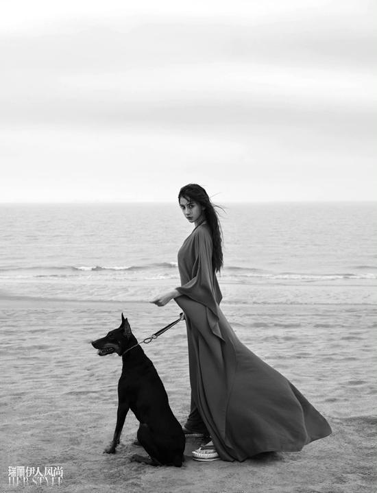 Angelababy|Angelababy曝海边大片 羊毛卷发型尽显港风韵味