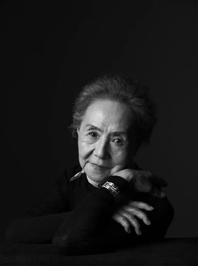 心居|她可能是《心居》里年龄最大的配角，84岁还在演戏，表演走心感人