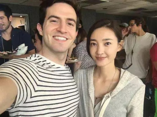 流浪地球2|外籍群演自曝《流浪地球2》拍戏经历,日薪近3000,待遇堪比皇室