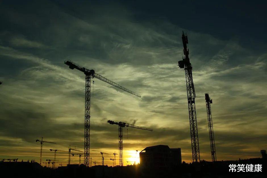 尘肺|前半生拿命换钱，后半生拿钱换命！这种慢性癌症正在折磨着90万国人