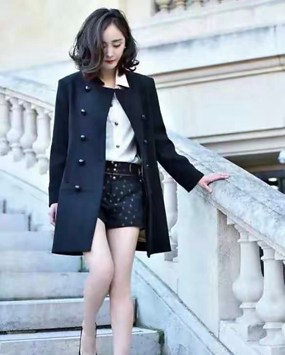 发型 女人到中年就放弃“黑长直”吧,换这4种发型才洋气,阿姨变姐姐