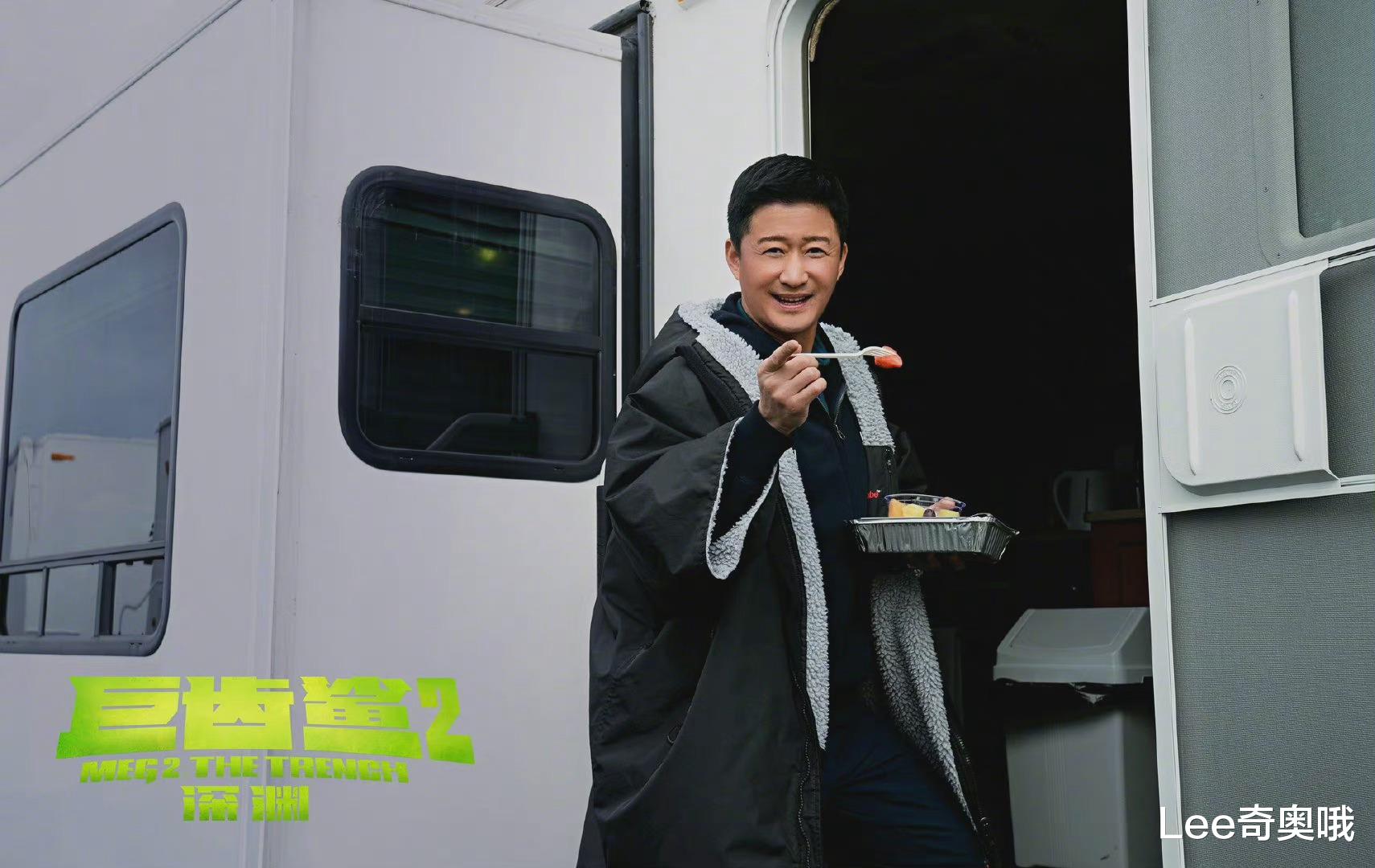 吴京|吴京和杰森·斯坦森主演的《巨齿鲨2：深渊》定档