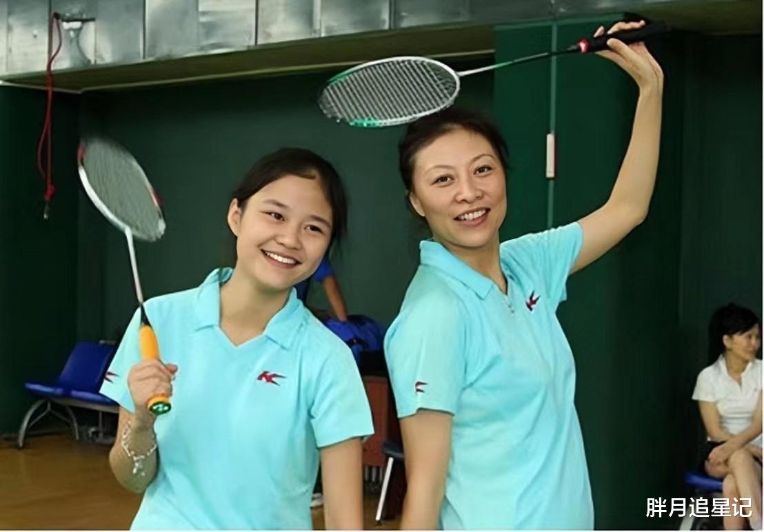 岳红|影后岳红：28岁生女被离婚，40岁独自抗癌，今女儿成她唯一依靠